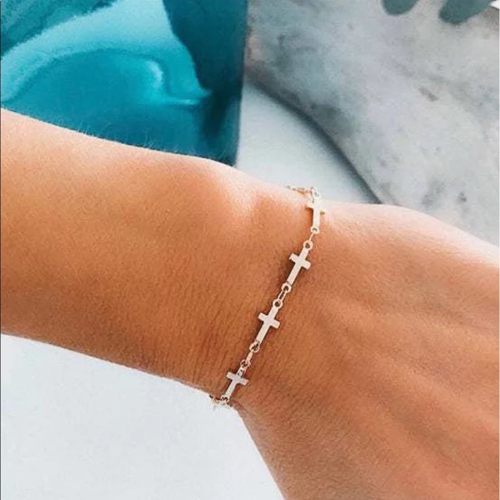✨Dainty Silver Sideway Cross Bracelet✨✨